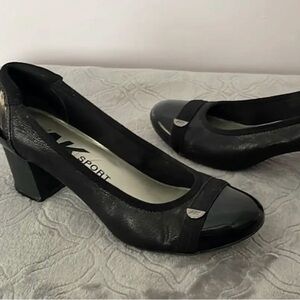 Anne Klein sport heels. Size 7. Very comfortable.